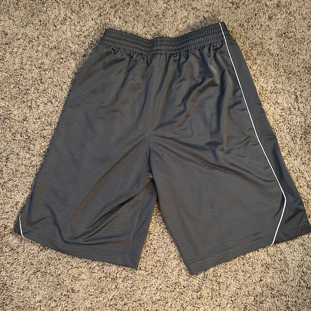Nike men’s basketball shorts - Picture 3 of 4